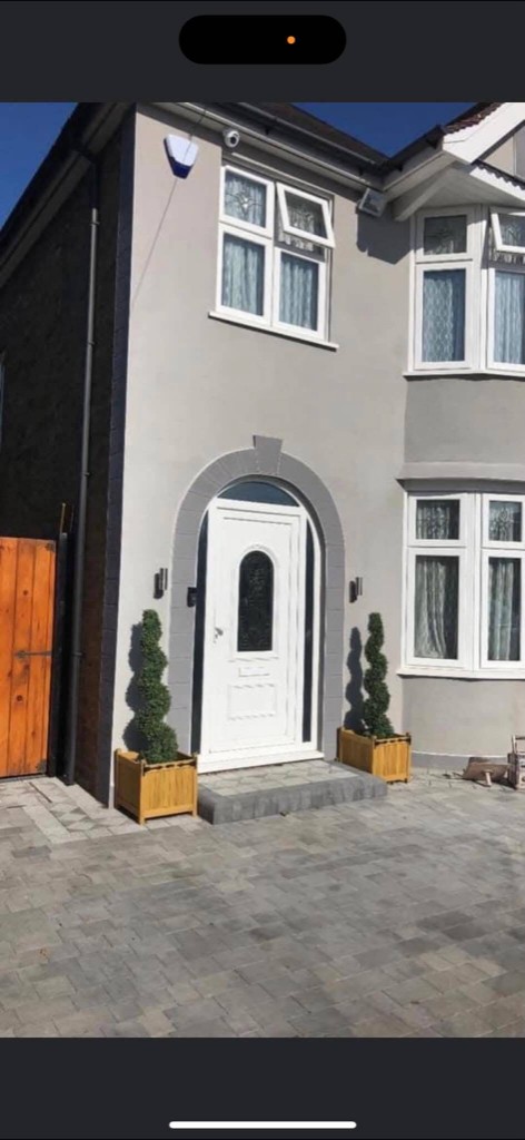 Completed silicone render job on a semi-detached house in Kent